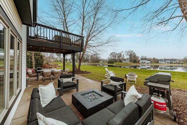 337 Sand Hill LANE, Dousman, WI 53118