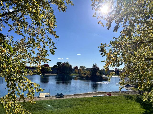 337 Sand Hill LANE, Dousman, WI 53118