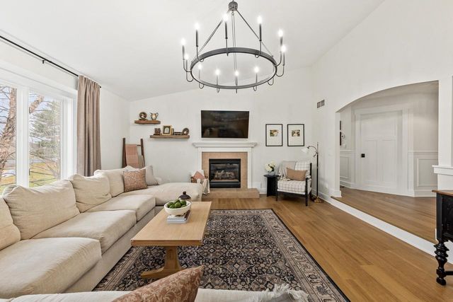 337 Sand Hill LANE, Dousman, WI 53118