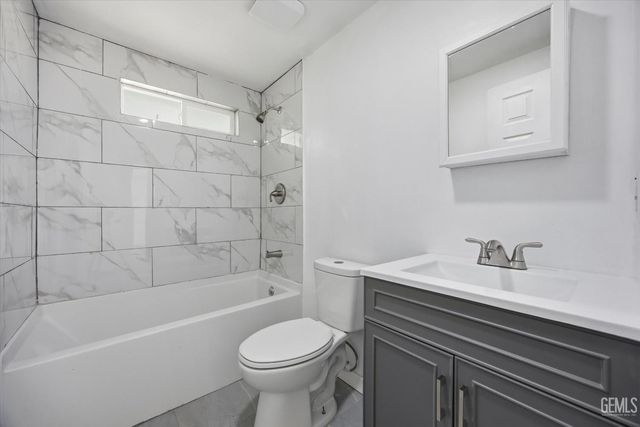 321 Beale Avenue, Bakersfield, CA 93305