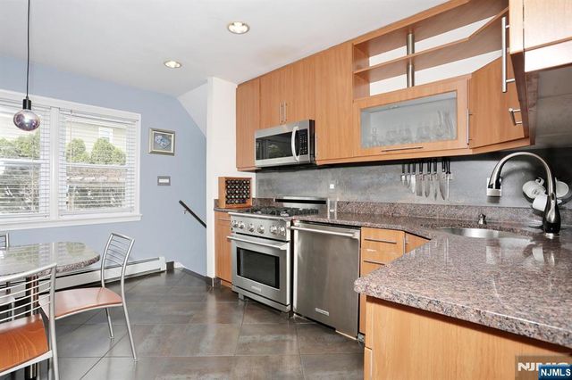 41-01 Geiger Place, Fair Lawn, NJ 07410