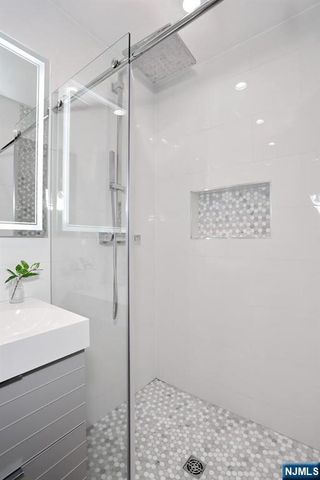 41-01 Geiger Place, Fair Lawn, NJ 07410