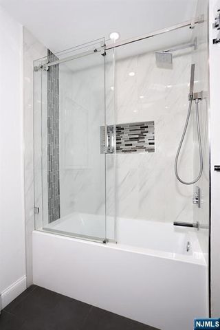 41-01 Geiger Place, Fair Lawn, NJ 07410