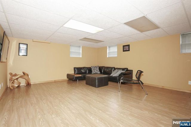 41-01 Geiger Place, Fair Lawn, NJ 07410