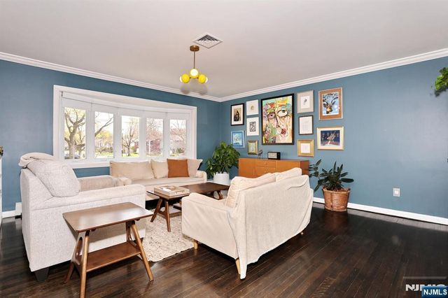 41-01 Geiger Place, Fair Lawn, NJ 07410