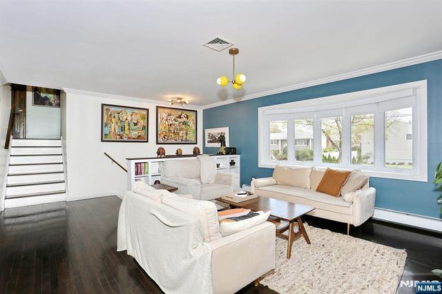 41-01 Geiger Place, Fair Lawn, NJ 07410