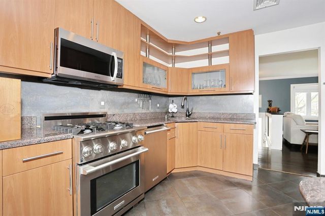 41-01 Geiger Place, Fair Lawn, NJ 07410