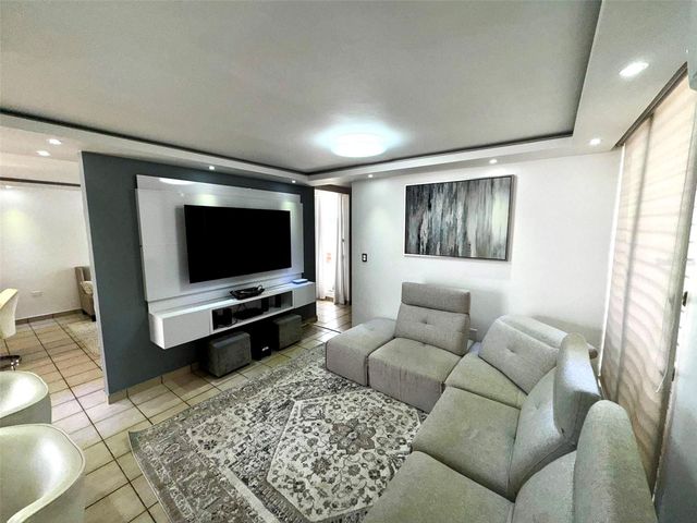 Ciudad Jardín III CALLE VERBENA 430, Toa Alta, PR 00953