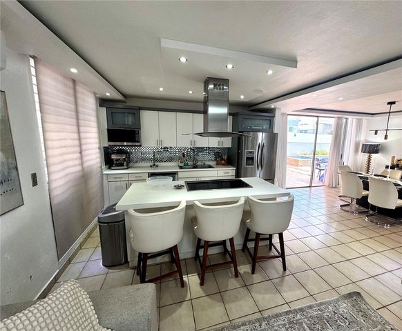 Ciudad Jardín III CALLE VERBENA 430, Toa Alta, PR 00953