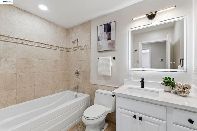 3370 Gardella Plz, Livermore, CA 94551