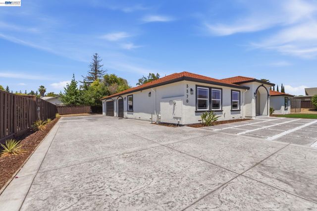 3370 Gardella Plz, Livermore, CA 94551