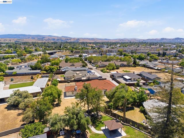 3370 Gardella Plz, Livermore, CA 94551