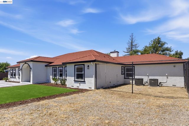 3370 Gardella Plz, Livermore, CA 94551