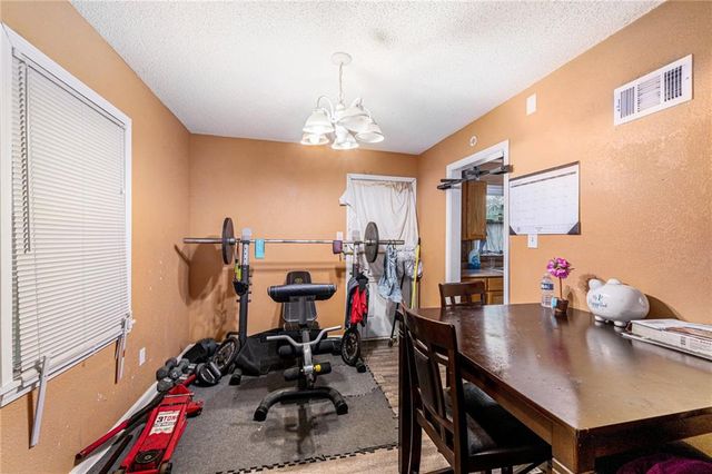 4505 Monroe Avenue, Kansas City, MO 64130