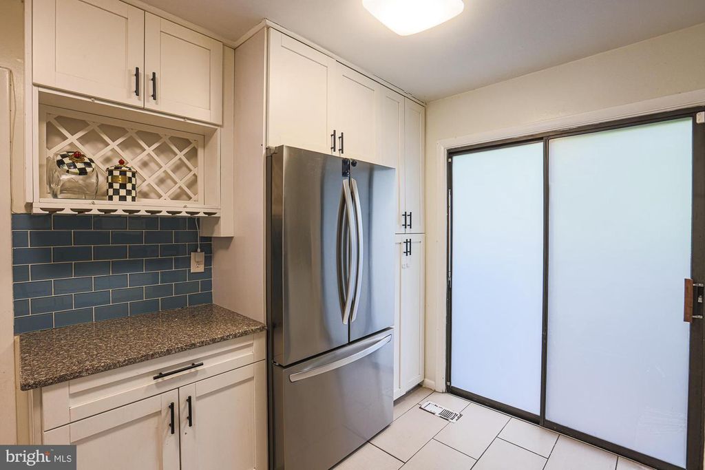 Image 12 of property listing at 2804 BANEBERRY CT, Baltimore, MD 21209