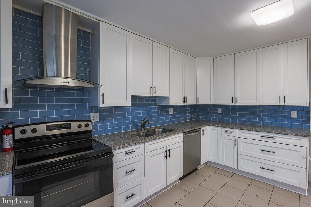Image 16 of property listing at 2804 BANEBERRY CT, Baltimore, MD 21209