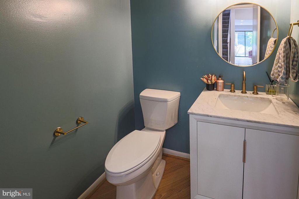 Image 18 of property listing at 2804 BANEBERRY CT, Baltimore, MD 21209