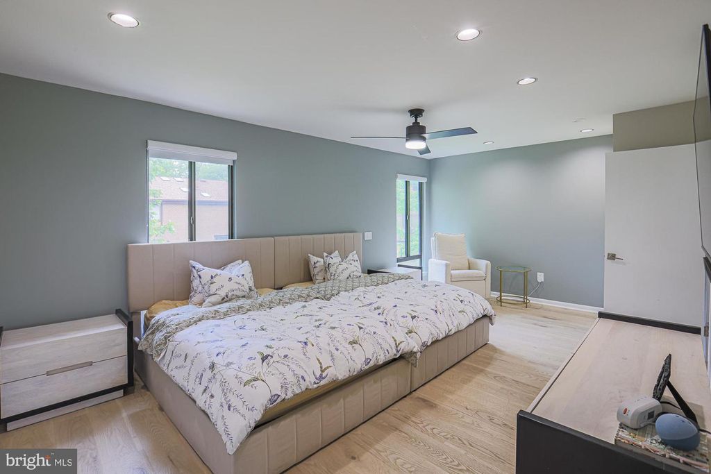 Image 22 of property listing at 2804 BANEBERRY CT, Baltimore, MD 21209