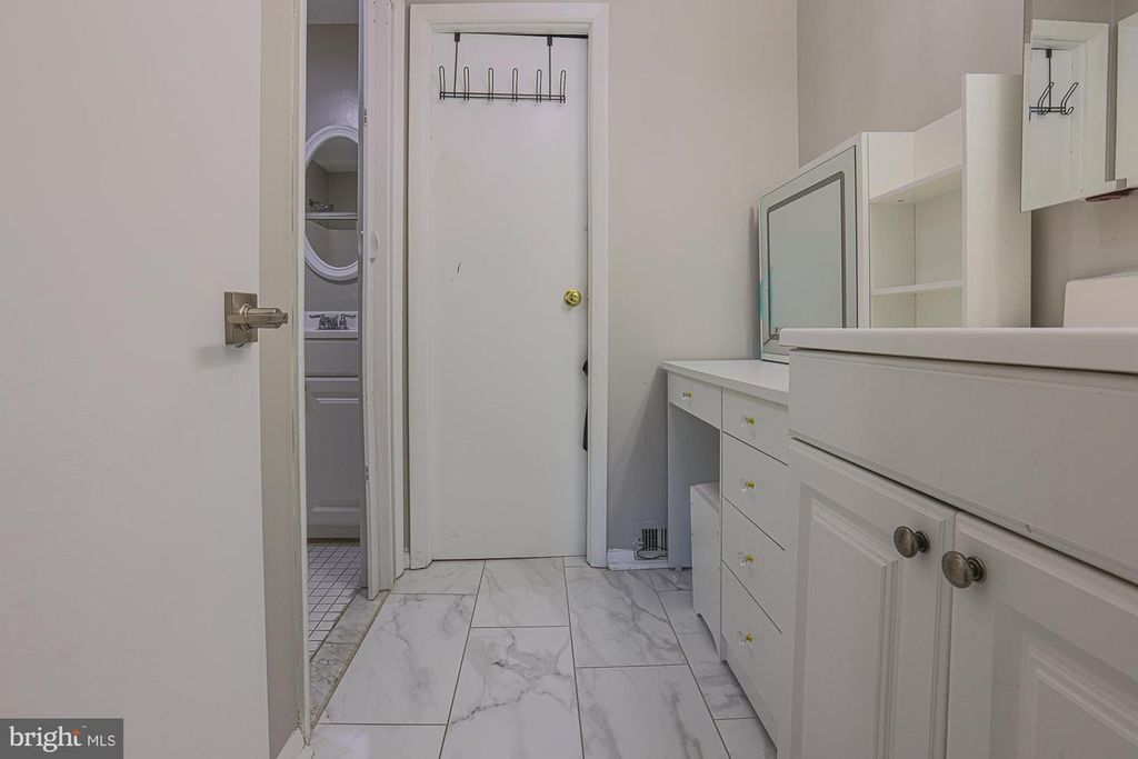 Image 27 of property listing at 2804 BANEBERRY CT, Baltimore, MD 21209