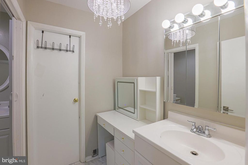 Image 28 of property listing at 2804 BANEBERRY CT, Baltimore, MD 21209