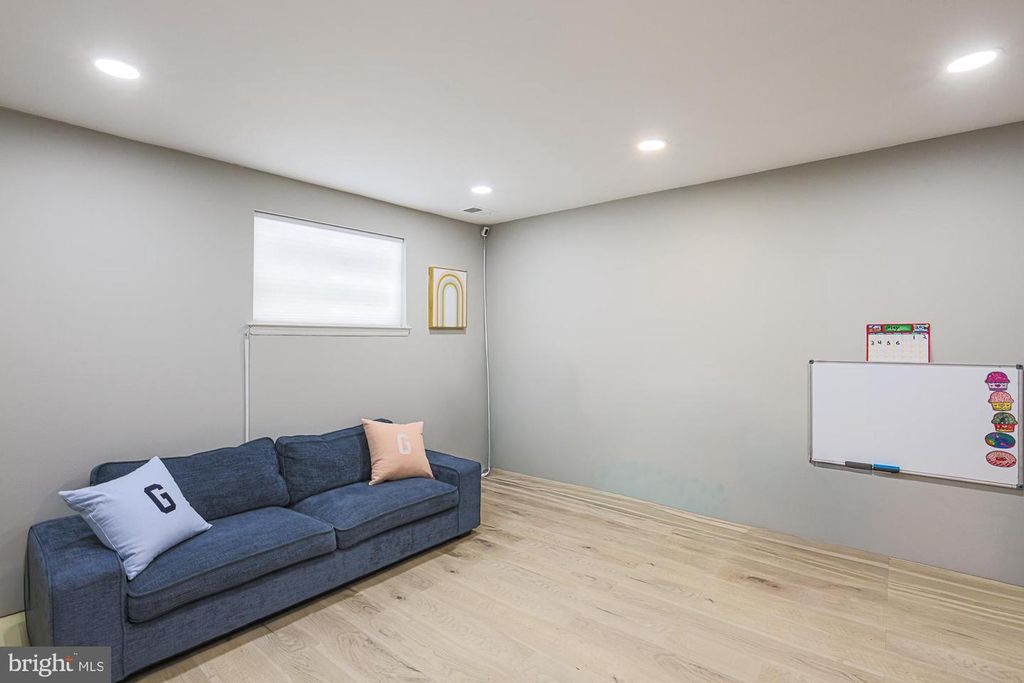 Image 35 of property listing at 2804 BANEBERRY CT, Baltimore, MD 21209