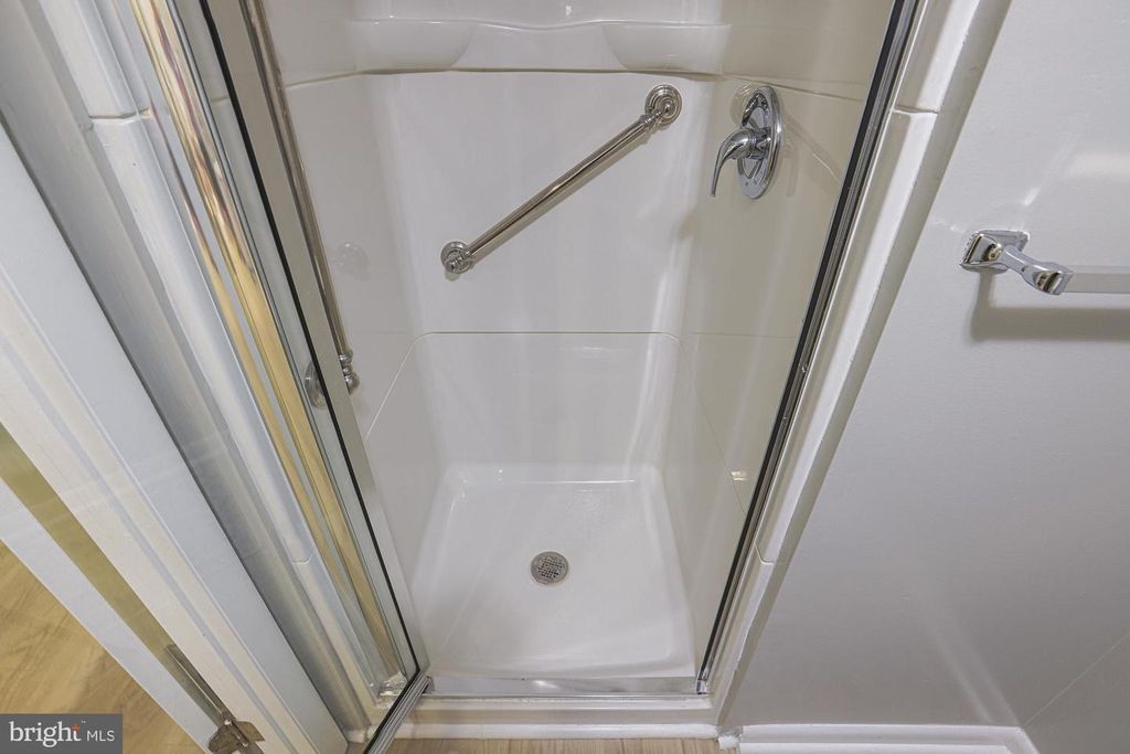 Image 39 of property listing at 2804 BANEBERRY CT, Baltimore, MD 21209