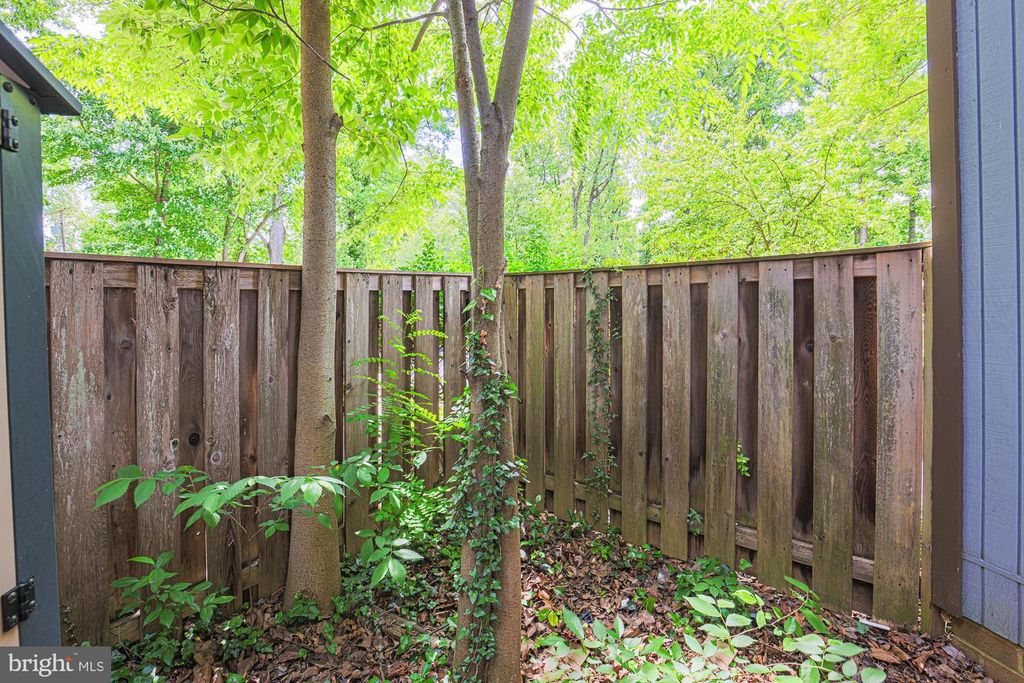 Image 47 of property listing at 2804 BANEBERRY CT, Baltimore, MD 21209