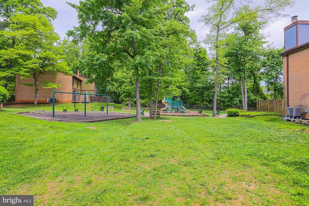 Image 51 of property listing at 2804 BANEBERRY CT, Baltimore, MD 21209