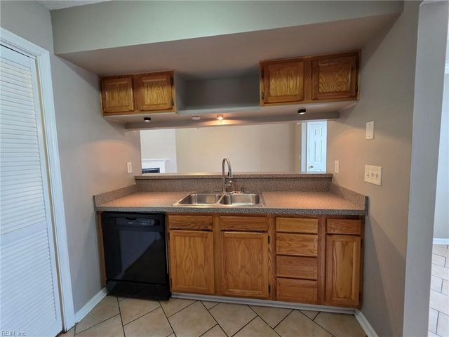 4226 Beasley CT, Virginia Beach, VA 23462