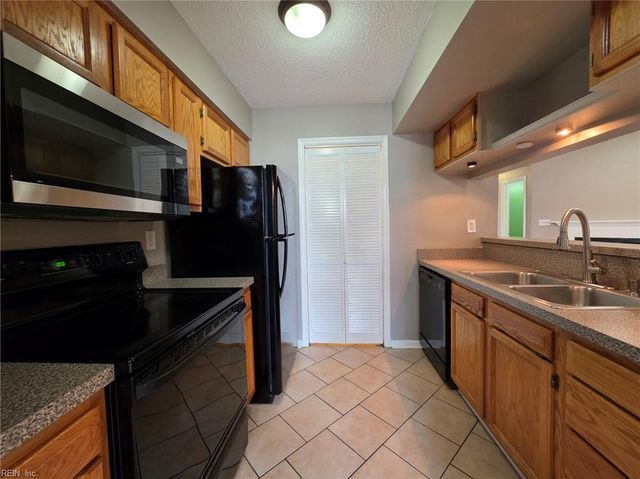 4226 Beasley CT, Virginia Beach, VA 23462