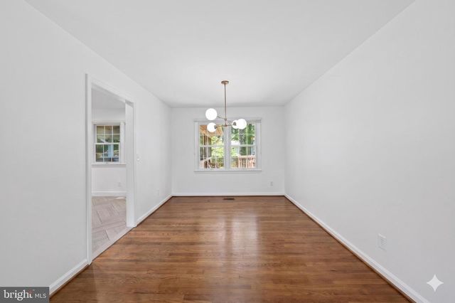 905 CAROLE CT SE, Vienna, VA 22180