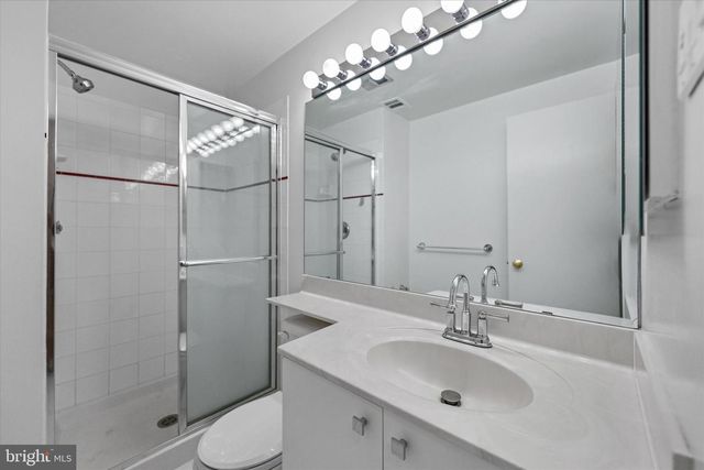905 CAROLE CT SE, Vienna, VA 22180