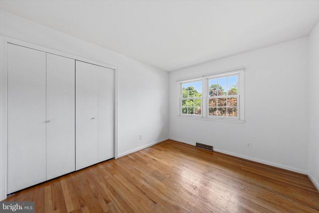 905 CAROLE CT SE, Vienna, VA 22180