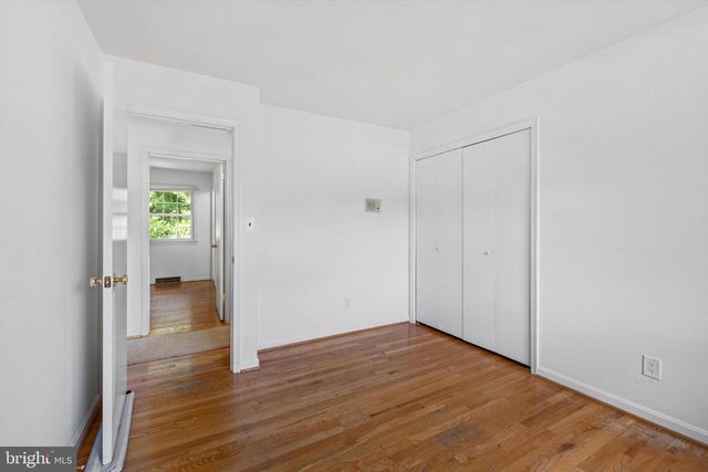 905 CAROLE CT SE, Vienna, VA 22180