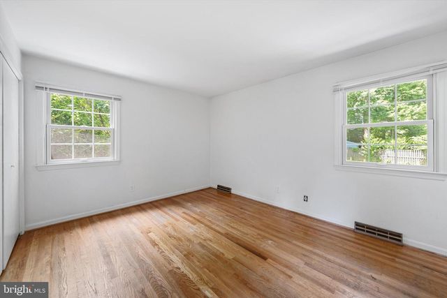 905 CAROLE CT SE, Vienna, VA 22180