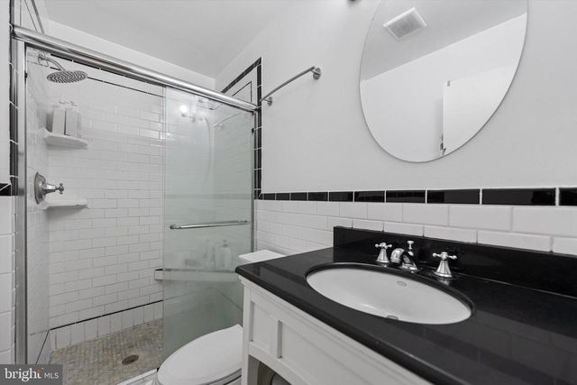 905 CAROLE CT SE, Vienna, VA 22180