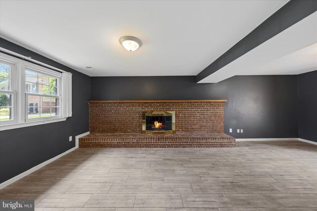 905 CAROLE CT SE, Vienna, VA 22180