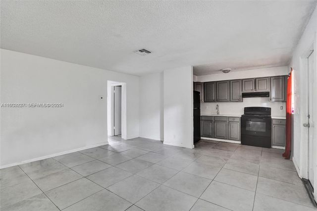 5308 NW 18th Pl 2, Lauderhill, FL 33313