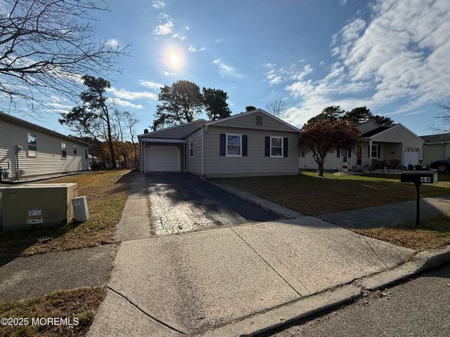 68 Virgin Islands Drive, Toms River, NJ 08757