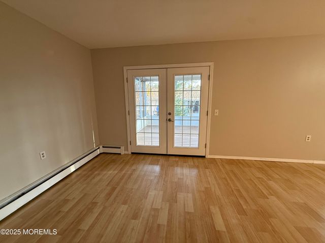 68 Virgin Islands Drive, Toms River, NJ 08757