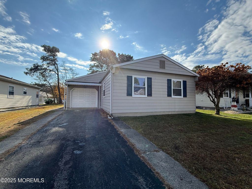 68 Virgin Islands Drive, Toms River, NJ 08757
