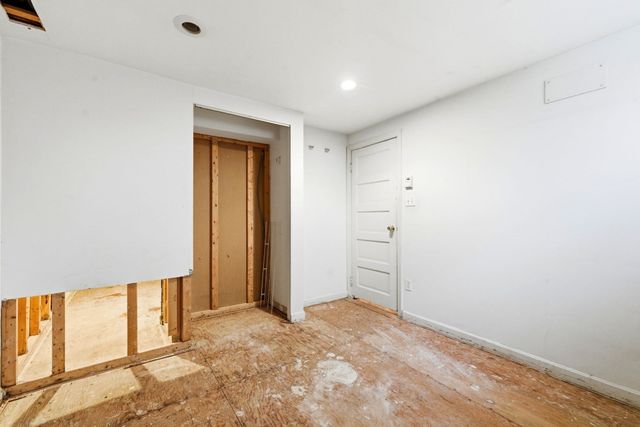 29-31 Washburn Ave 1B, Cambridge, MA 02140