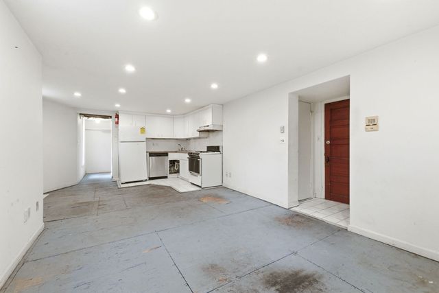 29-31 Washburn Ave 1B, Cambridge, MA 02140