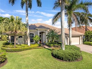 2501 Augusta DR, Naples, FL 34109