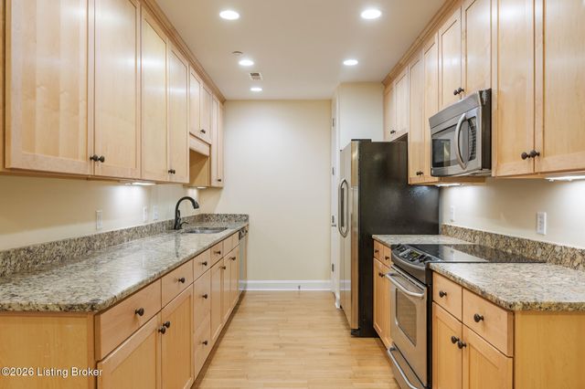 2000 Lancashire Ave 102, Louisville, KY 40205