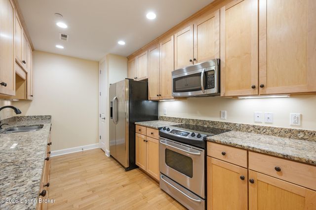 2000 Lancashire Ave 102, Louisville, KY 40205