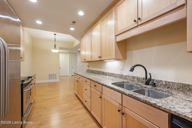 2000 Lancashire Ave 102, Louisville, KY 40205