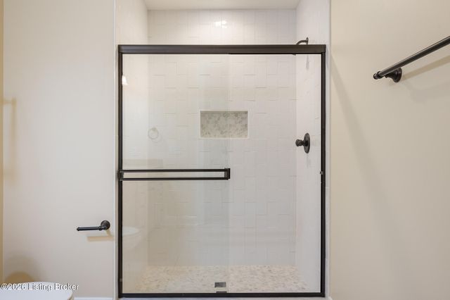 2000 Lancashire Ave 102, Louisville, KY 40205