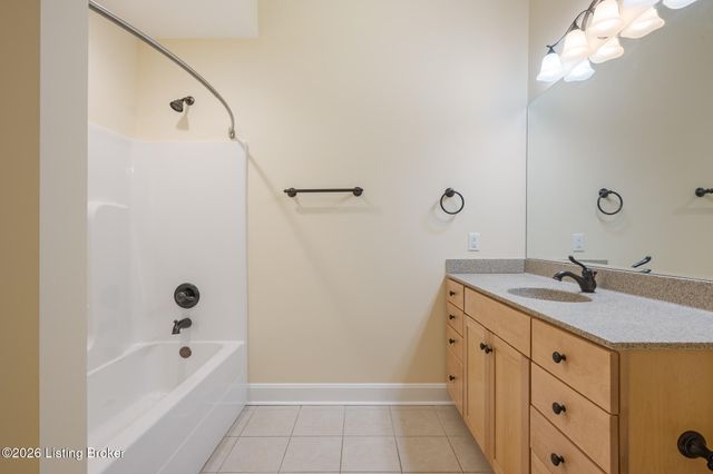 2000 Lancashire Ave 102, Louisville, KY 40205