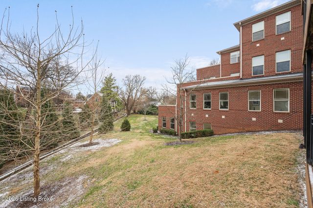 2000 Lancashire Ave 102, Louisville, KY 40205